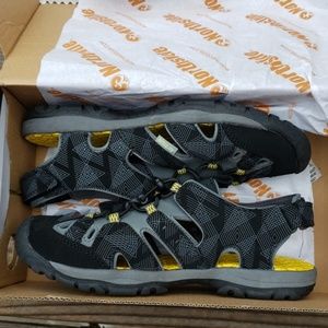 NWT Northside sport sandals